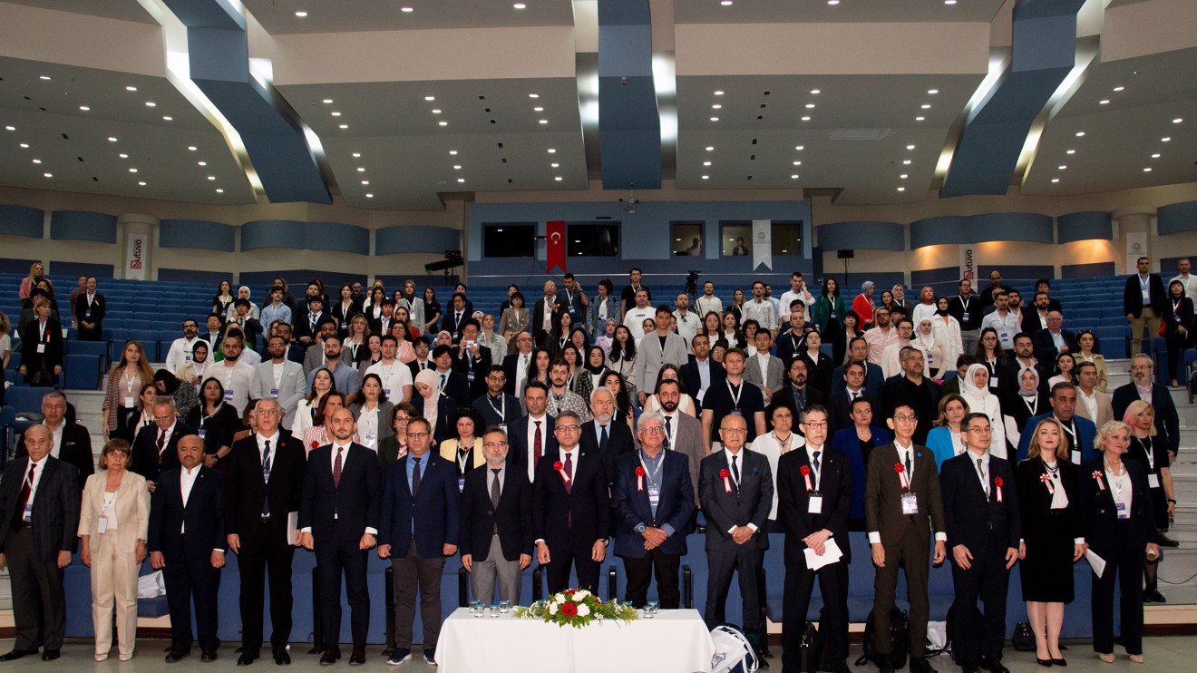 7. Uluslararası Adeziv Diş Hekimliği Kongresi'nin açılışı, Selçuk Üniversitesi ev sahipliğinde gerçekleşti